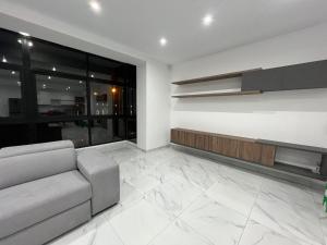 4 bedroom seafront apartment