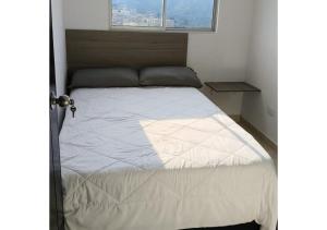 Apartamento nuevo 3 habitaciones 6 personas - Cerca a Expoferias y Bosque Popular