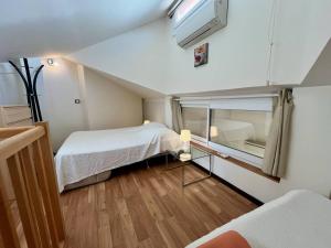 Appartement moderne 2 pièces avec balcon et parking à La Londe-les-Maures - FR-1-826-2