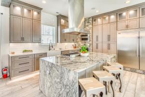 Walk to Ocean Myrtle Beach House with Hot Tub!