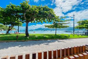 Frente Mar - Luxo com Jacuzzi Privativa - 0443