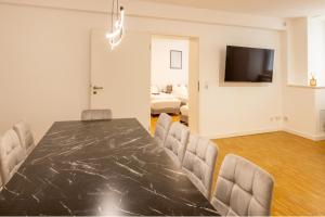 100qm2, Superior Suite, 7 Beds, Rain Shower