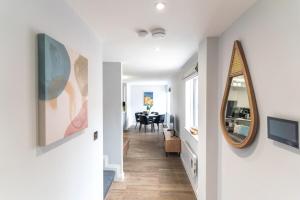 The Charming Redwood Escape, New Forest