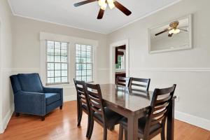 Entire house in Avondale, walking distance to shops and restaurants