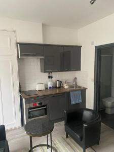 Comfortable studio west London