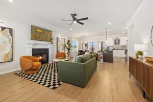 Nightfall Retreat-5 Mi to UofA-3 Mi to NatureTrail