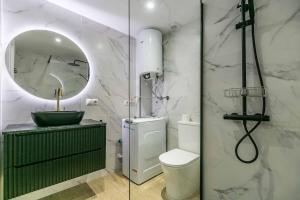 Apartamento reformado familiar, piscina y centro