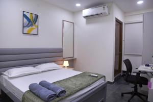 Yendluris- QueenBed Room-21 Kondapur, Gachibowli