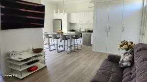 Apartment Spacious Two Bedroom Self Contained - Lindisfarne