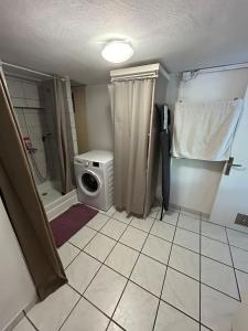 Maisons de vacances Charmant t2 dans une belle villa piscine : photos des chambres