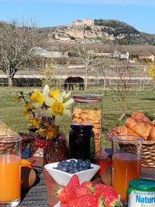 B&B / Chambres d'hotes Chambres d-hotes BELLE-VUE -Vue sur chateau : photos des chambres