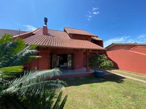 Casarão Espaçoso com Piscina e Churrasqueira Perfeito para Família e Amigos