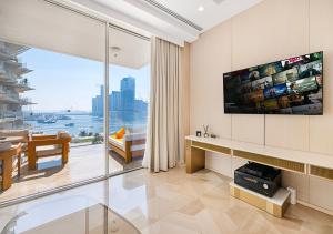 Daniels Sea View 2BR at Five Palm Jumeirah