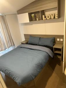 Lyons Winkups holiday park ll22 9EL