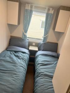 Lyons Winkups holiday park ll22 9EL