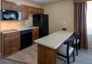 King Suite room in GrandStay Inn & Suites of Luverne