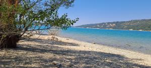 Maisons de vacances Locations LAC VERDON Climatisation : photos des chambres