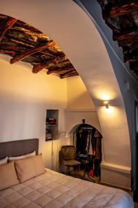 mikro.kastro kalotaritissa in Chora Amorgos