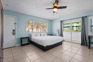 Partial Ocean View Hotel Room- King Bed #1