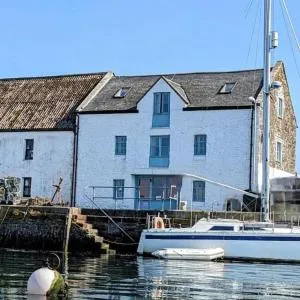 Harbour view retreat with games room - Garlieston