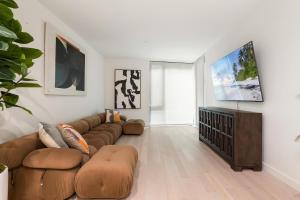 Luxurious 2-Bedroom Retreat in Santa Monica