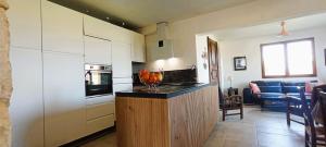 Villas Les Terrasses du Carlat Le four a pain, situation ideale pour visiter la Dordogne, piscine, jardin, parc, charme : photos des chambres