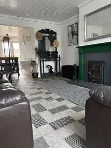 Town House - Creeslough