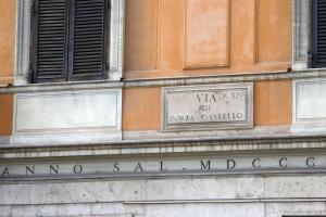 Appartamento con 2 Camere da Letto e Balcone