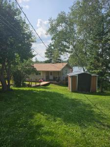 Lakefront Cottage on Spruce Lake near Kenora