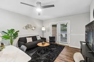 Charming 2BR Duplex 15 Min to BHM - Midfield