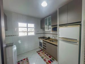 Amplo apartamento em residencial com piscina - 0455