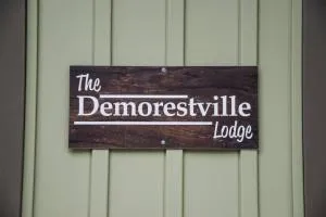 Westlake Demorestville Cottage - Bloomfield