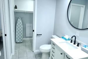 Modern High-Rise Apartment - 3