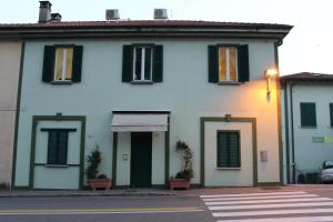 Studio (3 Adults)