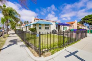 Spring break 2 blocks to beach pier Newport Ave