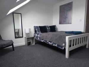 Large 6 Bed 6 Bathroom House - Ideal For Families, Large Groups, Contractors & Business Travellers