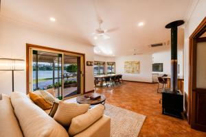 Crystal Palms - LJHooker Yamba