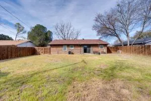 3 Mi to Dtwn Denton Getaway with Furnished Patio! - Aubrey