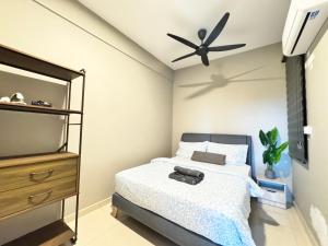 The Paloh Town Suites 4R2B with 2 carpark by IWH Suites