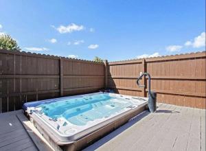 The Cove 4-5 By SDC, Big Deck, Pool, Hot Tub, By Lake