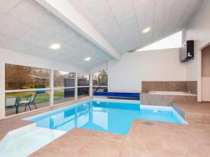 12 person holiday home in Ebeltoft-By Traum