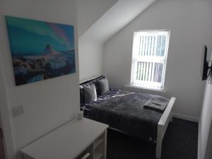 Large 6 Bed 6 Bathroom House - Ideal For Families, Large Groups, Contractors & Business Travellers