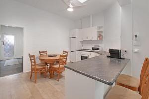 Kincaid Cottage - Cozy 2 Bed Home, CBD Location