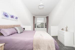 Dwell Stylish 4 Bed Apartment Close To Hospital