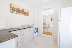 Soul of the Bay, 36 Galoola Dr - Wi-Fi, Boat Parking, Spa, Air Con