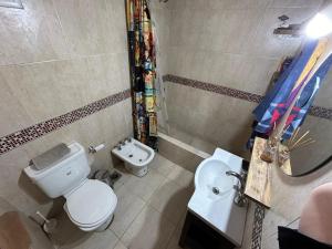 Casa con pileta cerca del aeropuerto