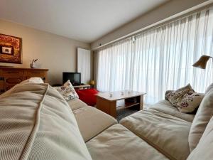 Apartment in Wenduine with Stunning Sea View