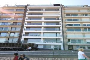 Apartment in Wenduine with Stunning Sea View