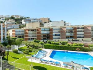 Apartment in Roses with Pool and Terrace