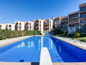 Apartment in Roses with Pool and Terrace